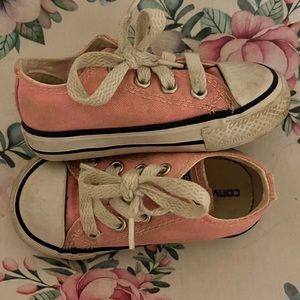baby size 5 pink converse 🌸